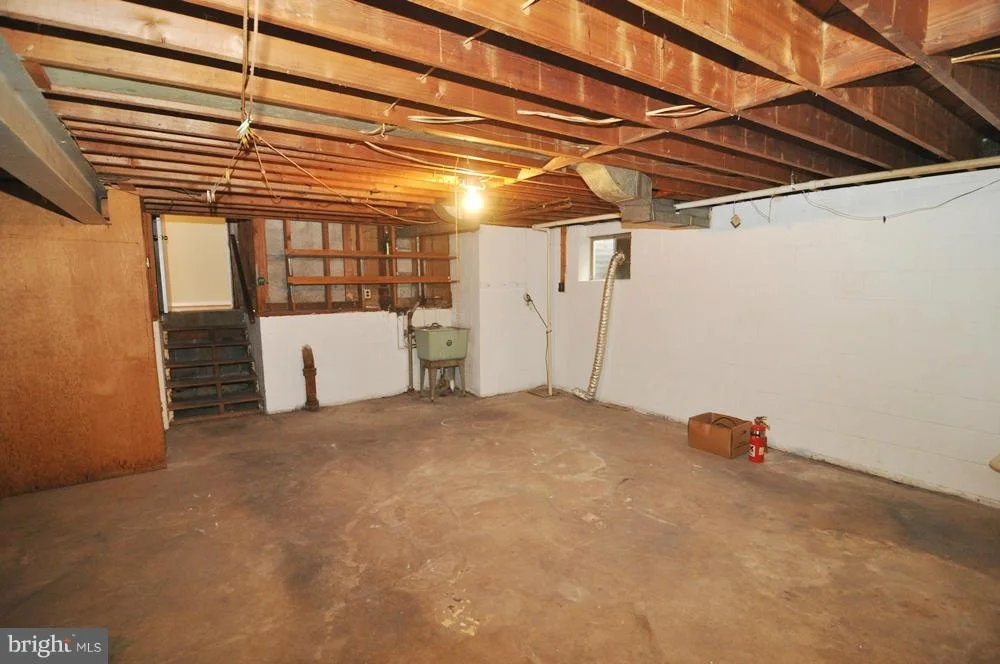 Photo of 6504 DRYDEN DRIVE