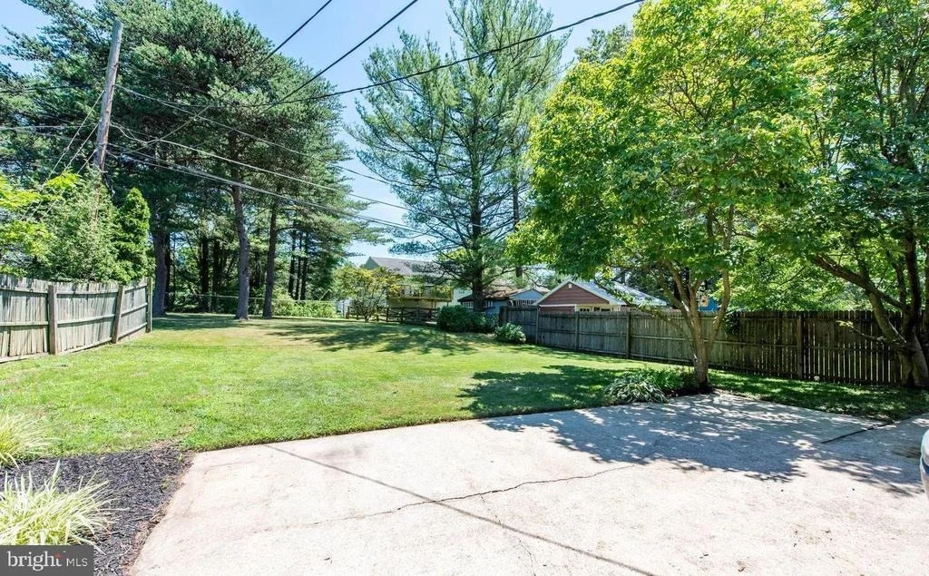 Photo of 423 NEEPIER ROAD