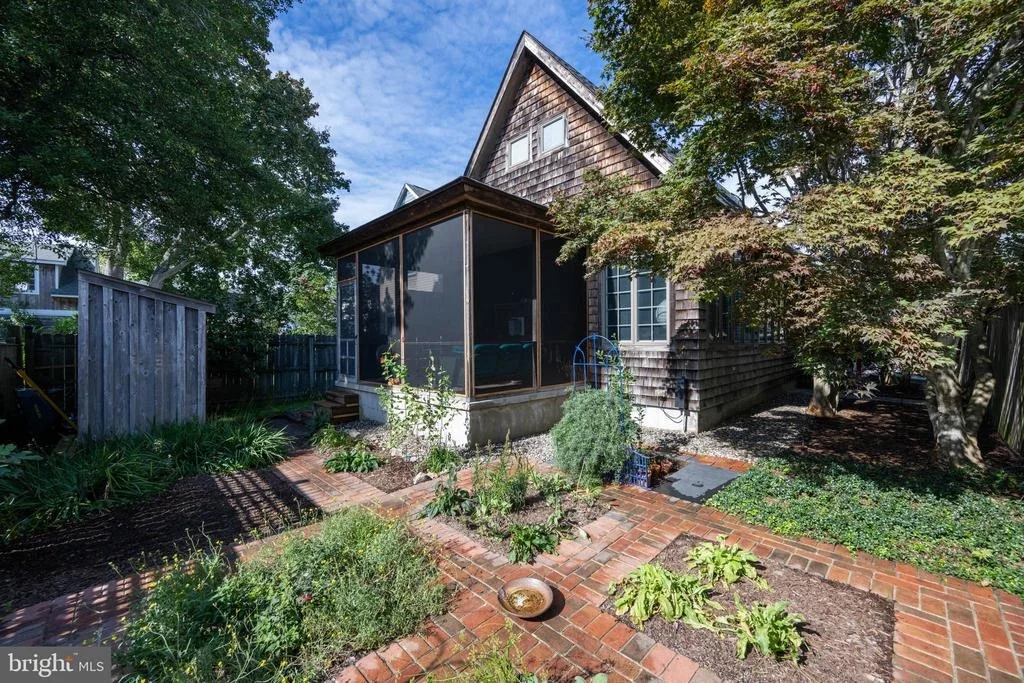 Photo of 118 BEEBE AVENUE