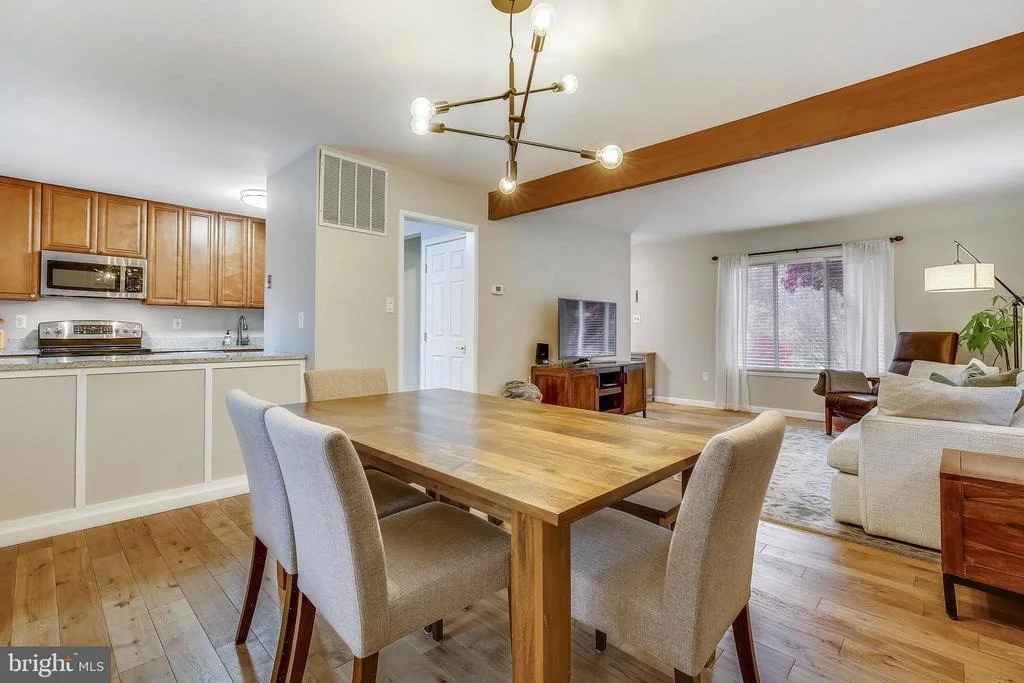 Photo of 10105 MEREDITH AVENUE
