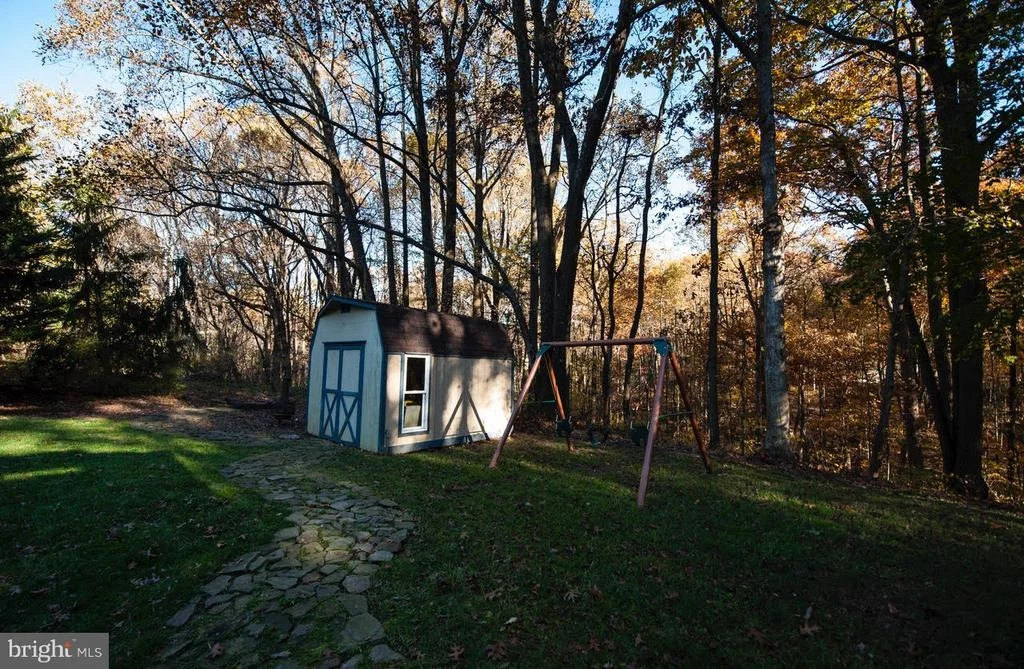 Photo of 828 WILDA DRIVE