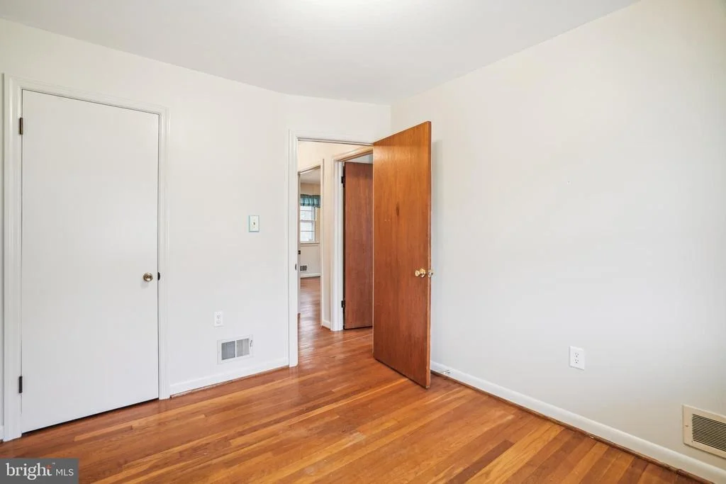 Photo of 5906 PARKWAY DRIVE