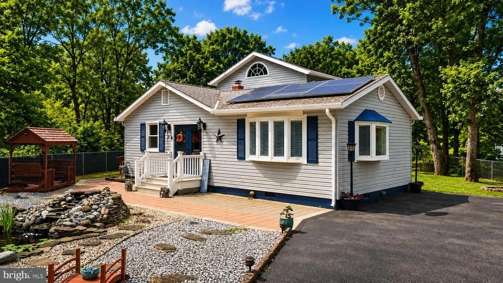 Photo of 107 W BEACH ROAD