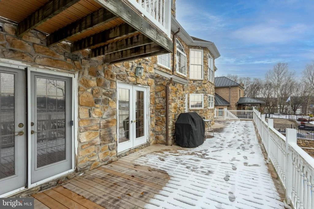 Photo of 415 SHORE DRIVE