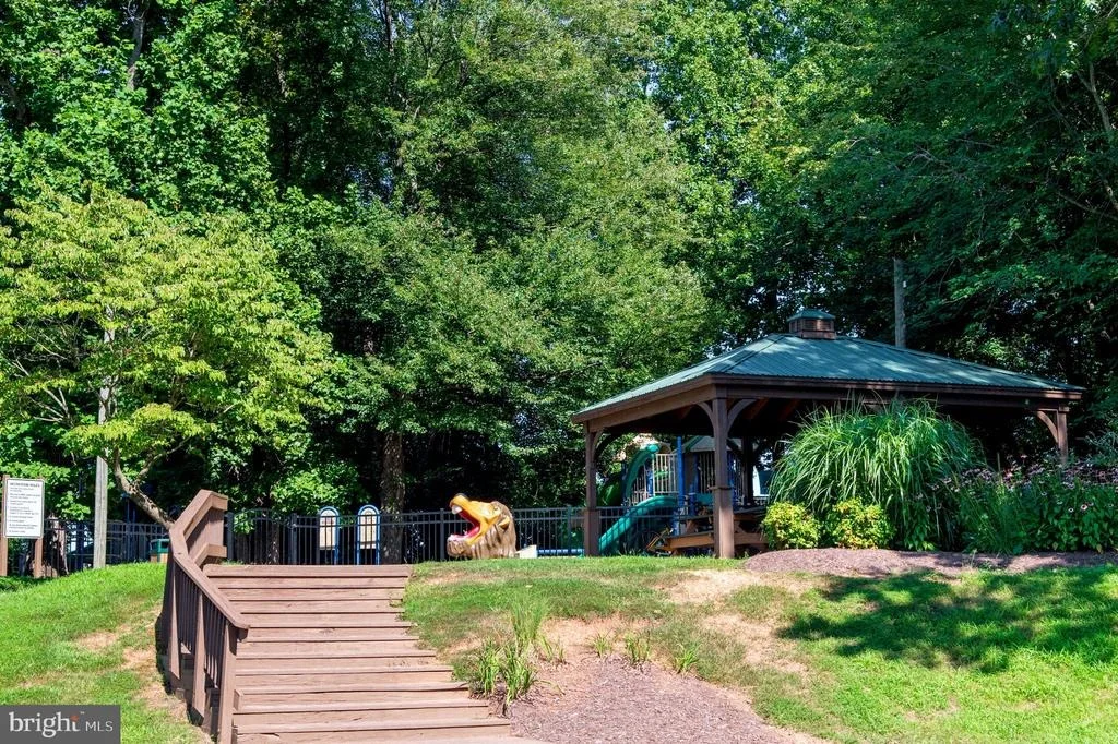 Photo of 15919 FAIRWAY DRIVE