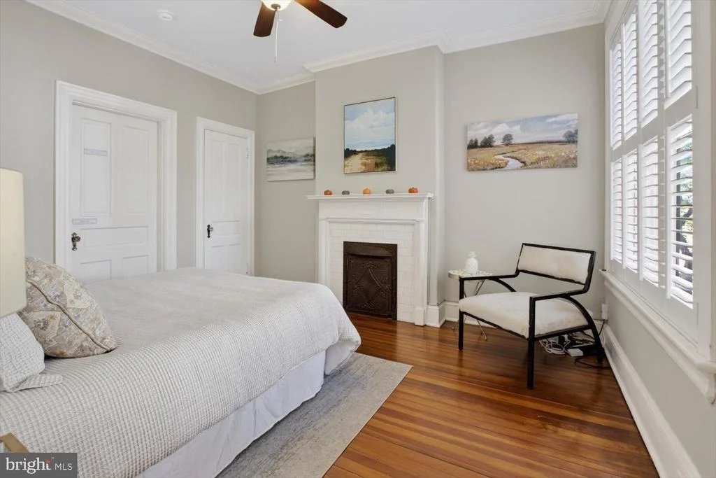 Photo of 304 A STREET SE