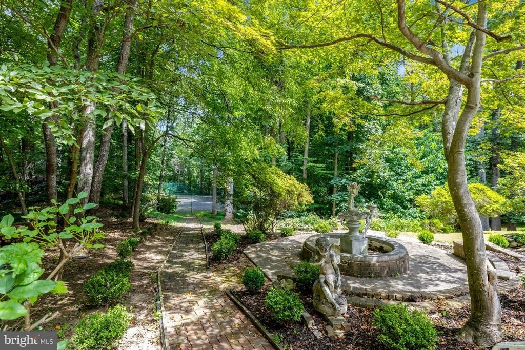 Photo of 9185 OLD DOMINION DRIVE