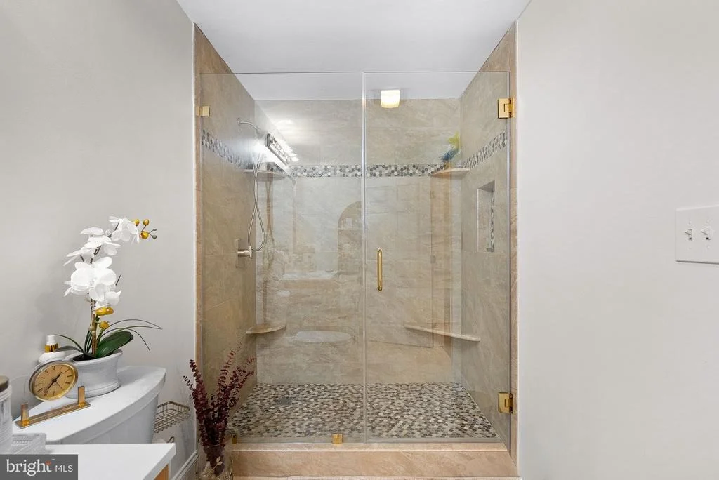 Photo of 15064 BARLOW DRIVE