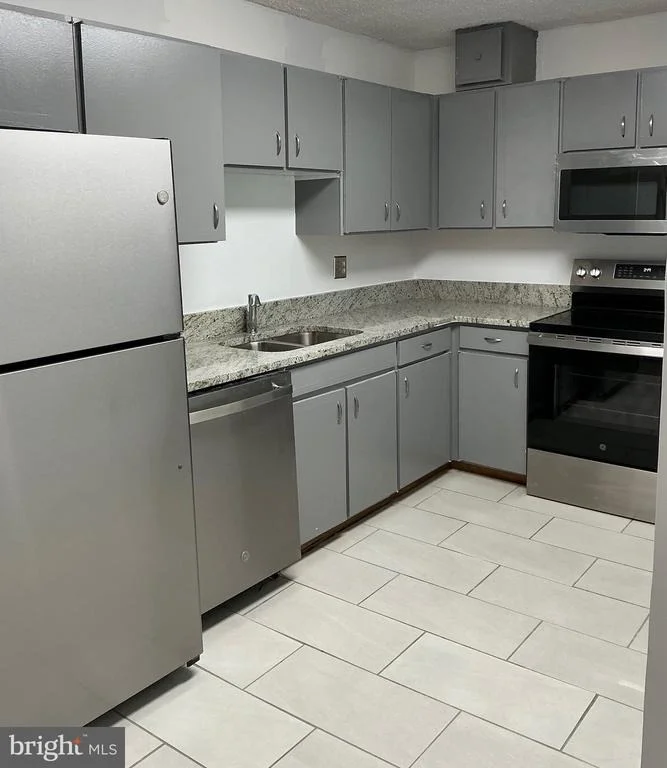 Photo of Unit 1124 at 15101 INTERLACHEN DRIVE