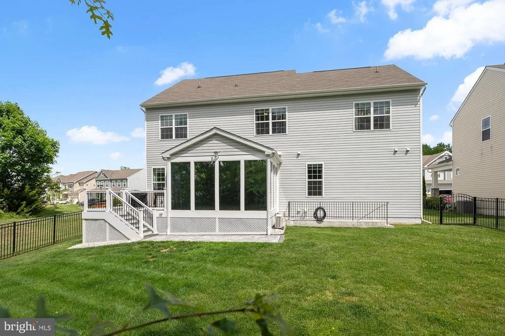 Photo of 821 BENTGRASS DRIVE