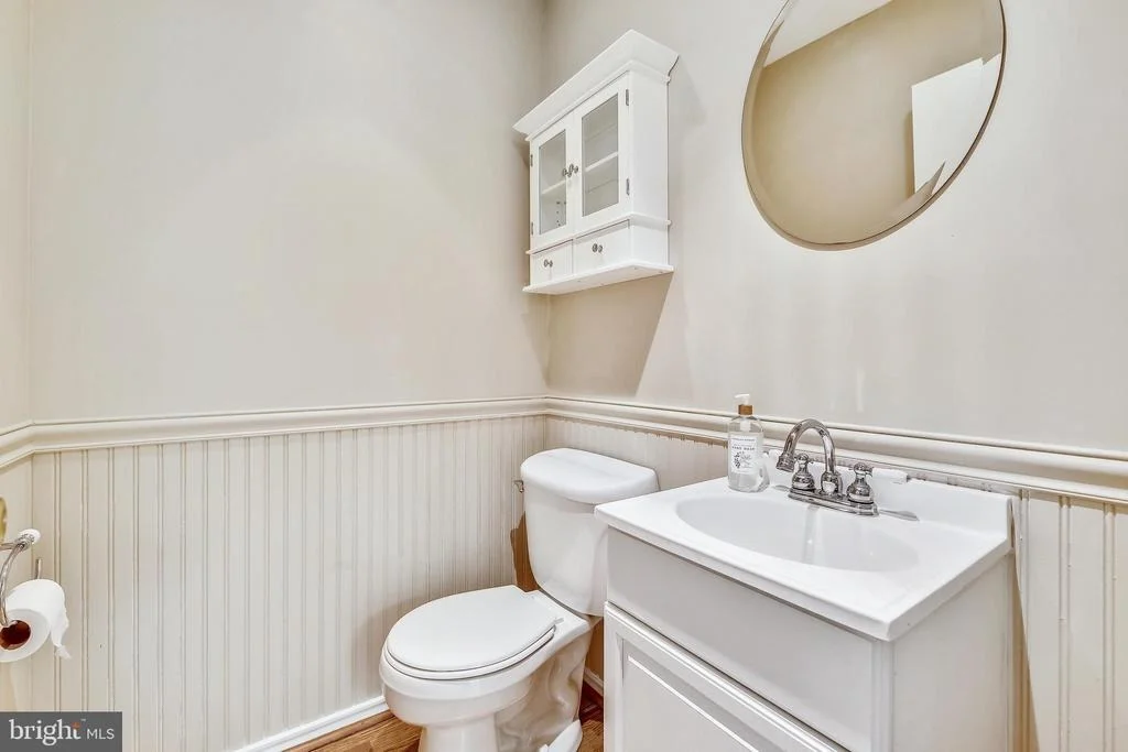 Photo of 2417 NEES LANE