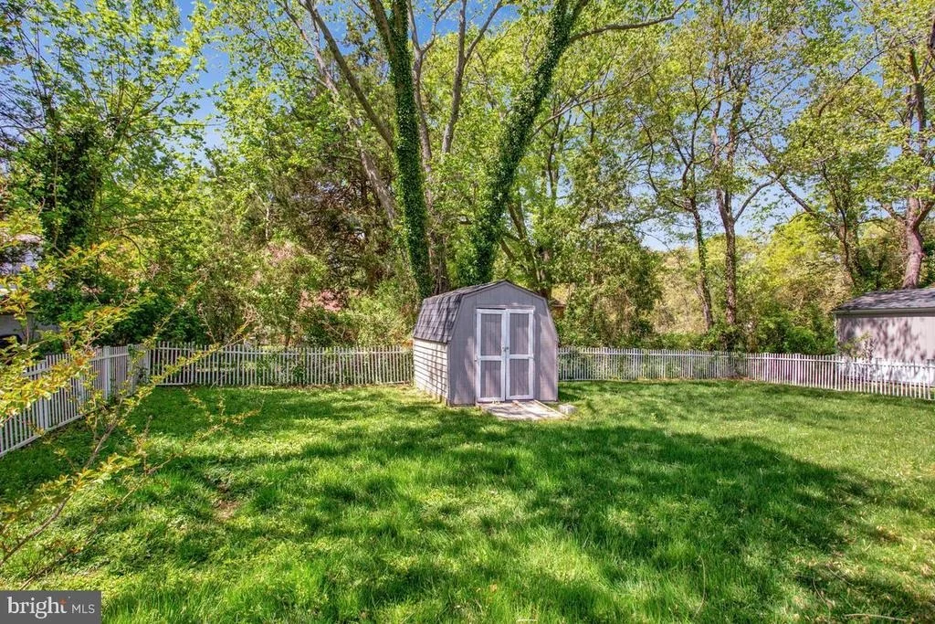 Photo of 4912 MARINERS DRIVE