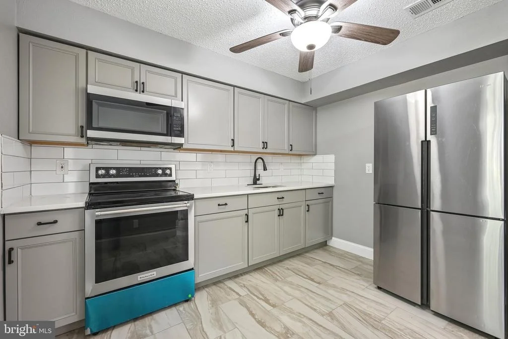 Photo of Unit 204 at 204 BROMLEY ESTATES