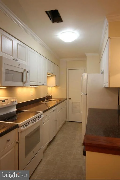 Photo of Unit 804 at 5801 REXFORD DRIVE