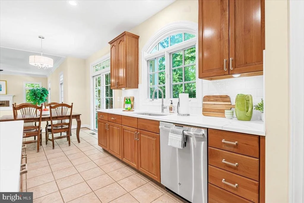 Photo of 6807 MEADOW LANE