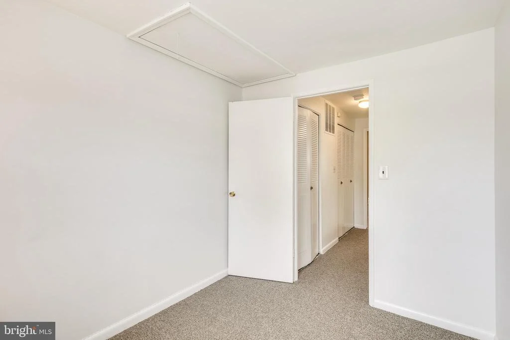 Photo of 937 GROVEHILL ROAD