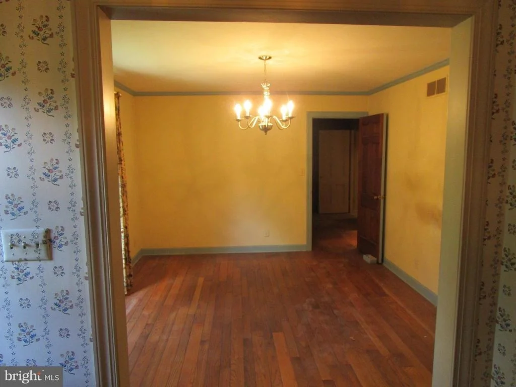 Photo of 40 W FAIRWAY CIRCLE