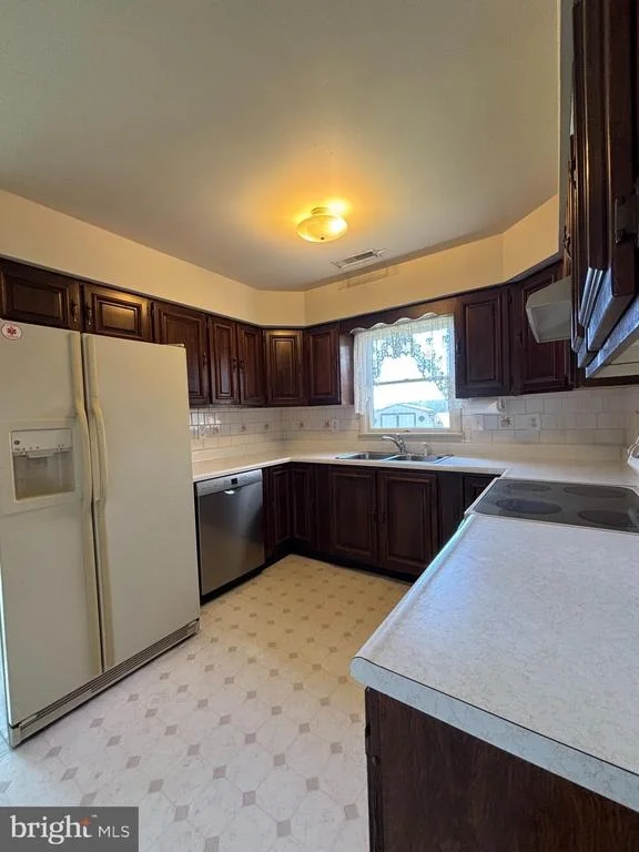 Photo of 3900 HARRISON CIRCLE