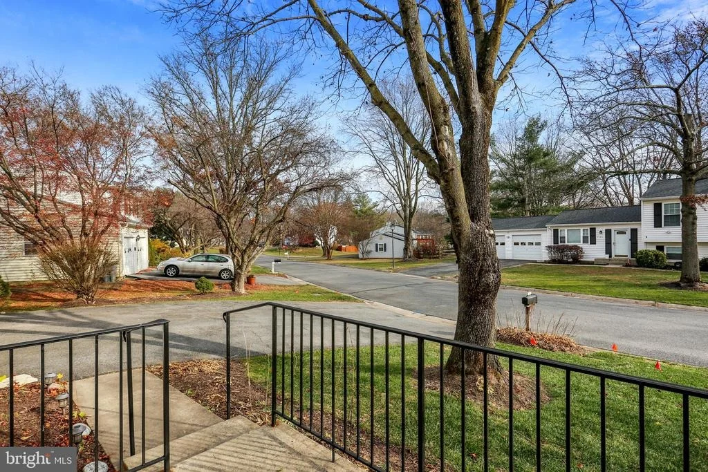 Photo of 9109 ROUNDLEAF WAY