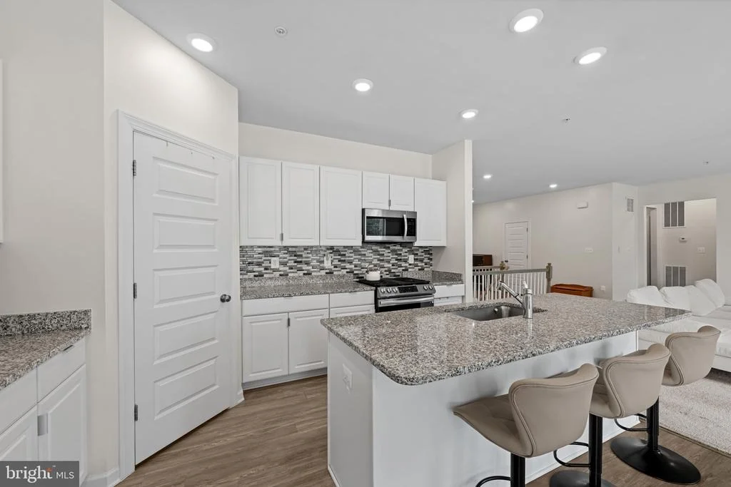 Photo of 6119 SAVANNAH DRIVE