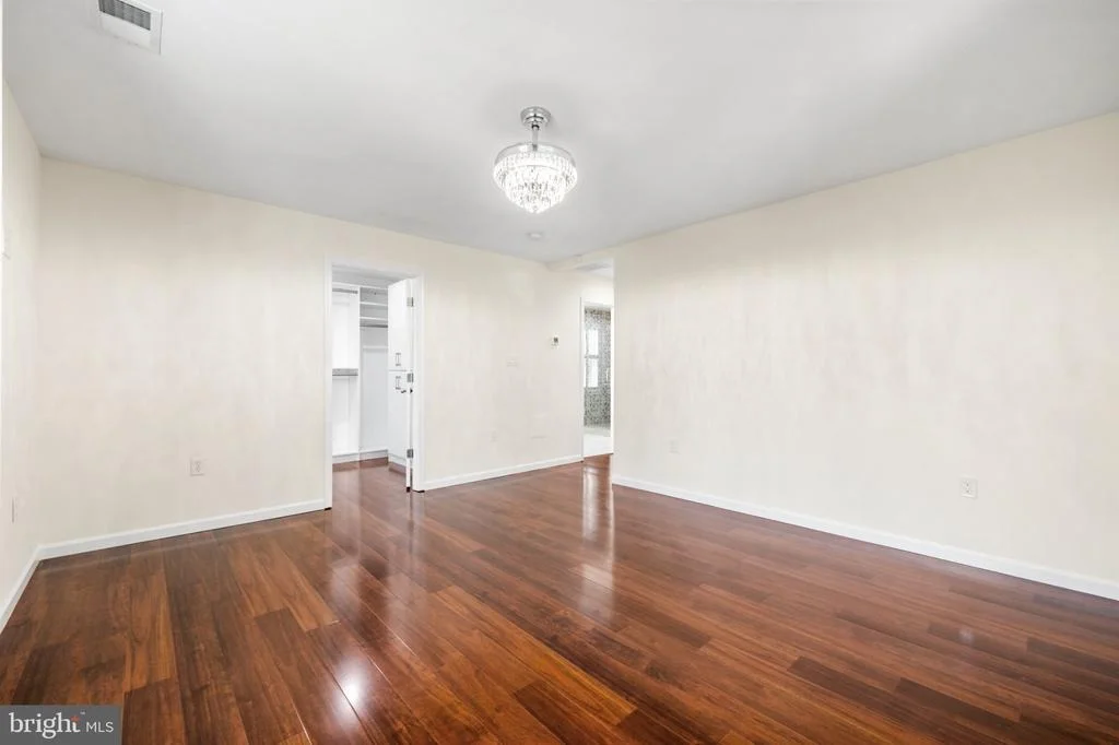 Photo of 406 LEIGHTON AVENUE