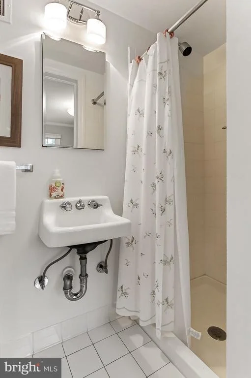 Photo of 809 ENDERBY DRIVE