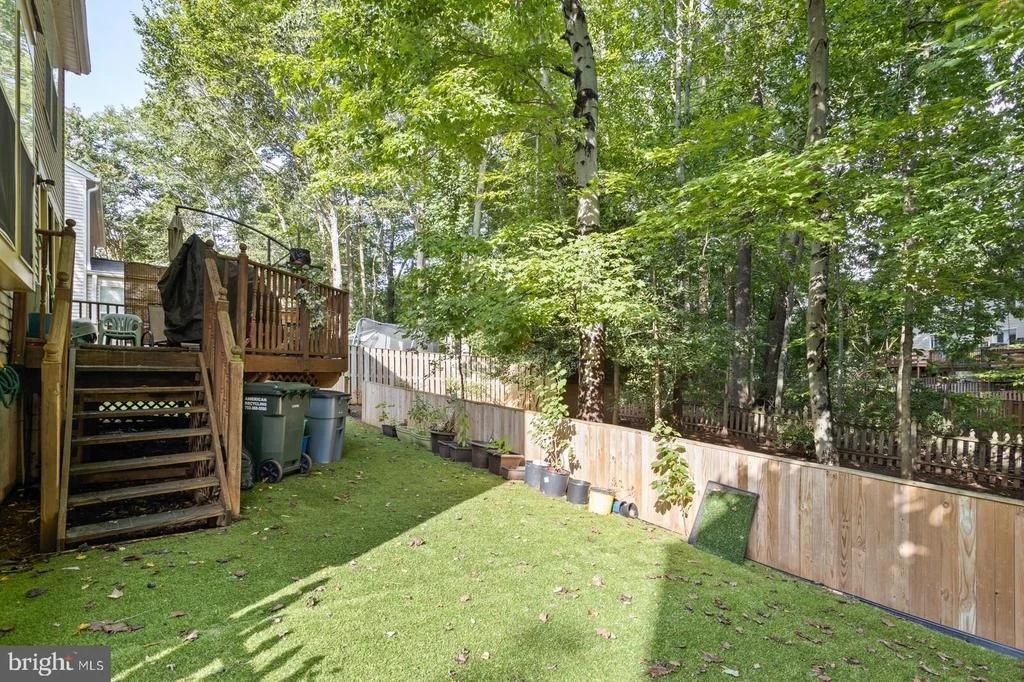Photo of 15084 HOLLEYSIDE DRIVE