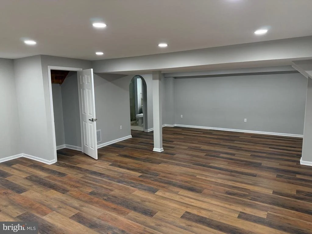 Photo of 6111 RICHMANOR TERRACE