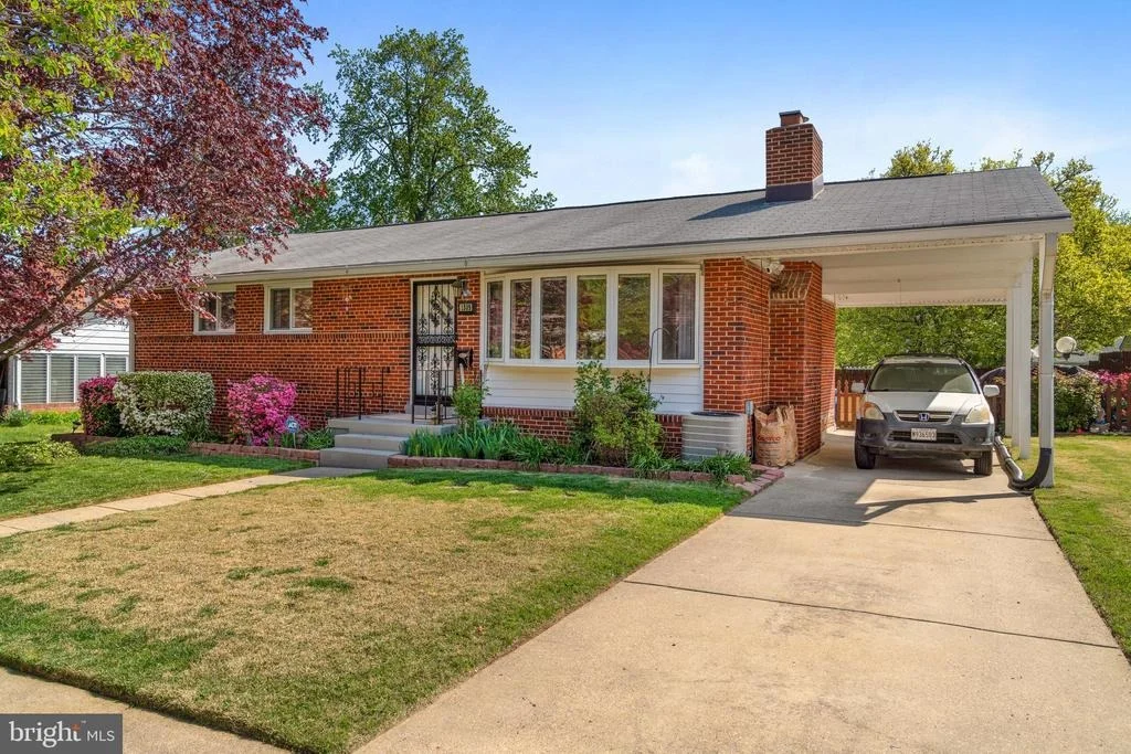 Photo of 1509 VIVIAN PLACE