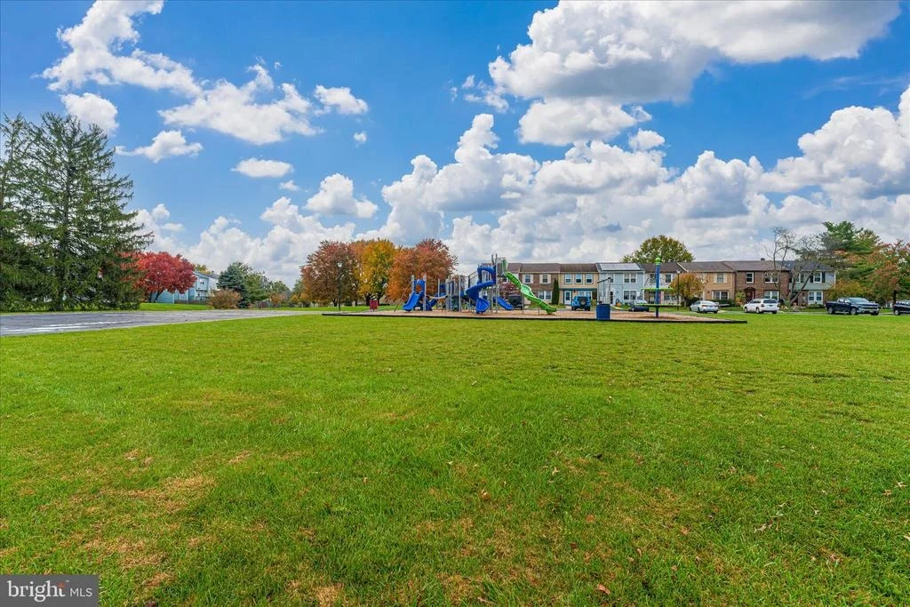Photo of 5696 PEBBLE DRIVE
