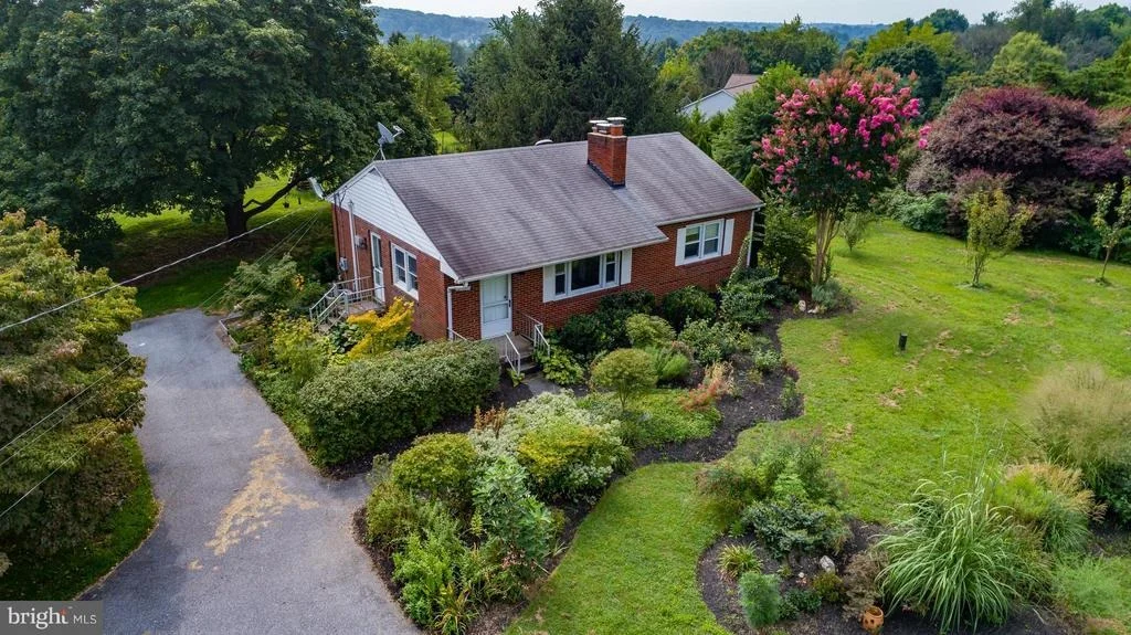 Photo of 21101 CLARKSBURG ROAD