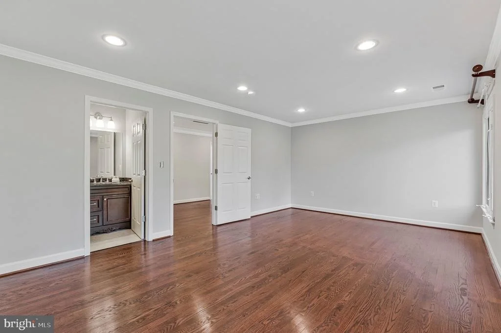 Photo of 8611 BROOK ROAD