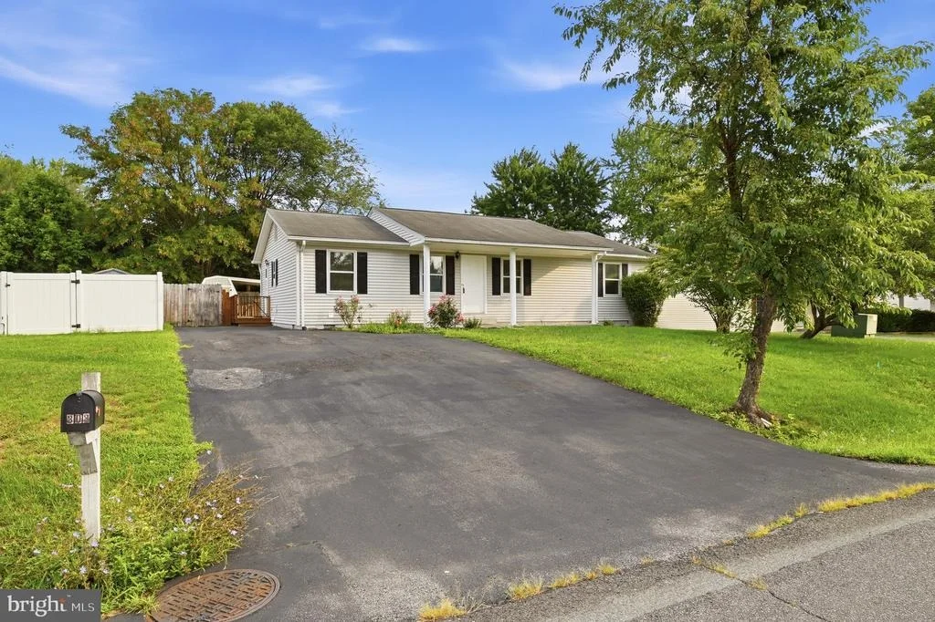 Photo of 303 HACKBERRY DRIVE
