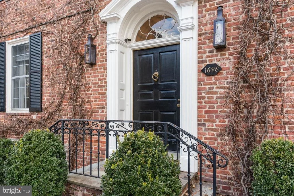 Photo of 1698 32ND STREET NW
