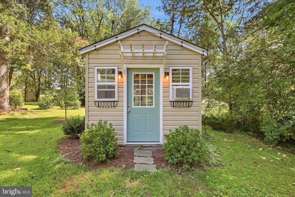 Photo of 323 STRATFORD CIRCLE