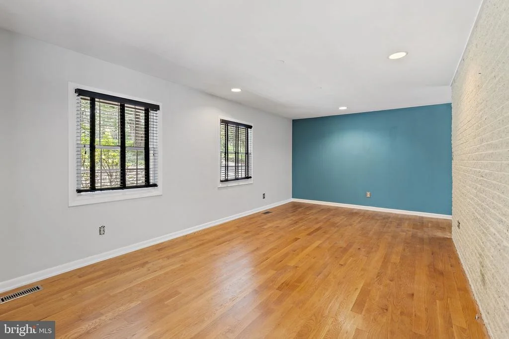 Photo of 3005 SYCAMORE COURT