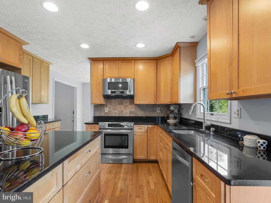 Photo of 6477 MEADOWRIDGE ROAD