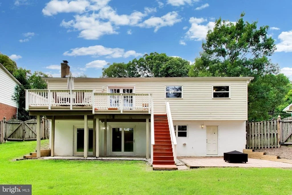 Photo of 715 CALVERT LANE