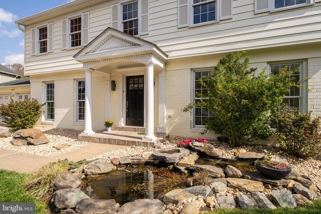 Photo of 6202 NETHERCOMBE COURT