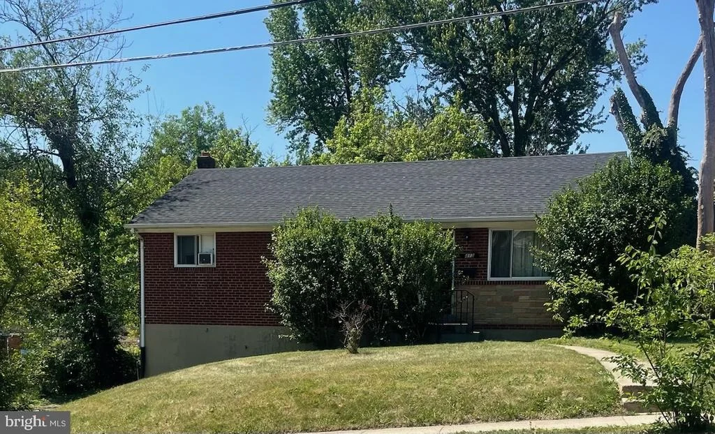 Photo of 413 CLEARFIELD PLACE