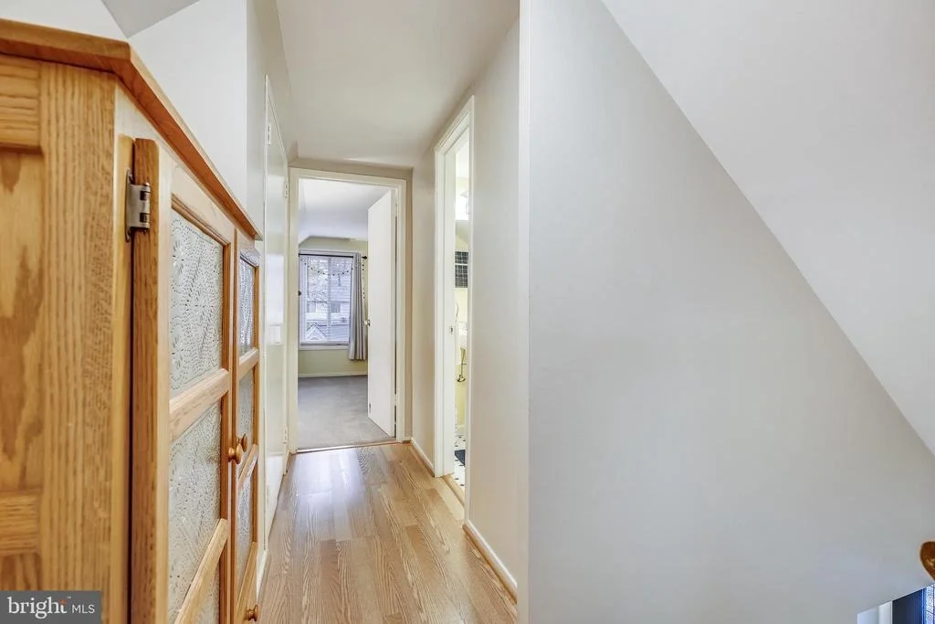 Photo of 10105 MEREDITH AVENUE