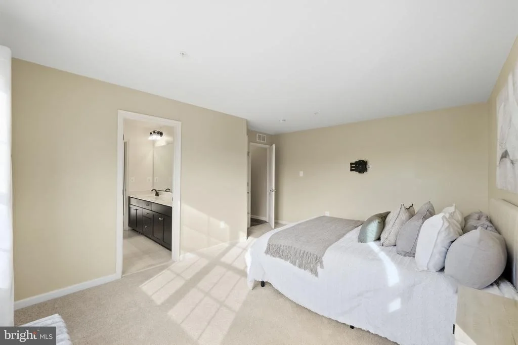 Photo of 3012 LAKE FOREST DRIVE