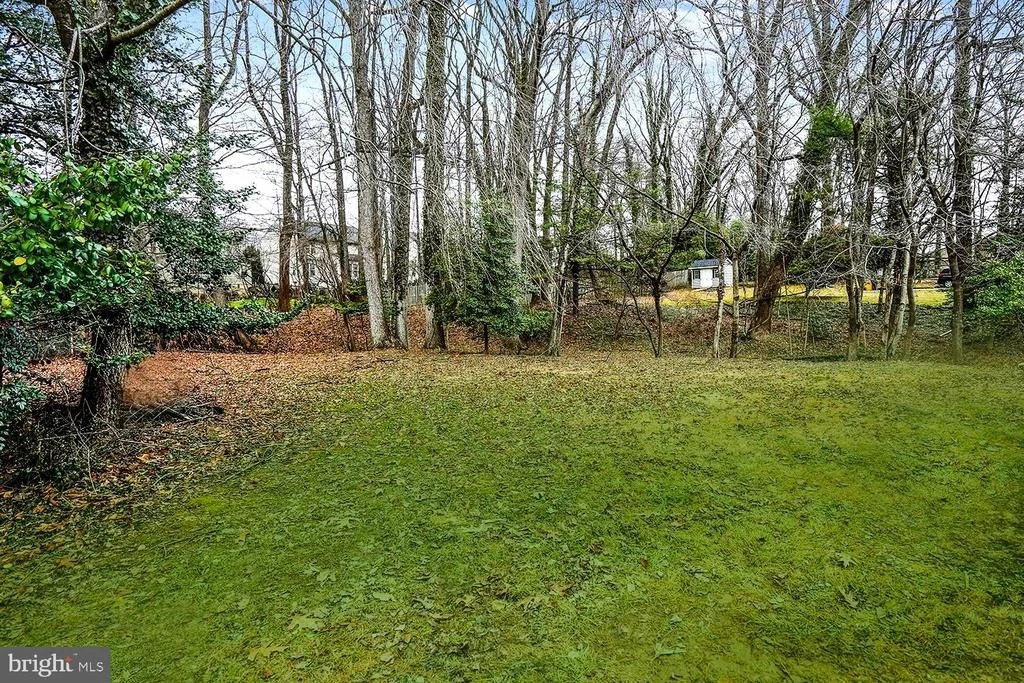 Photo of 5906 PARKWAY DRIVE