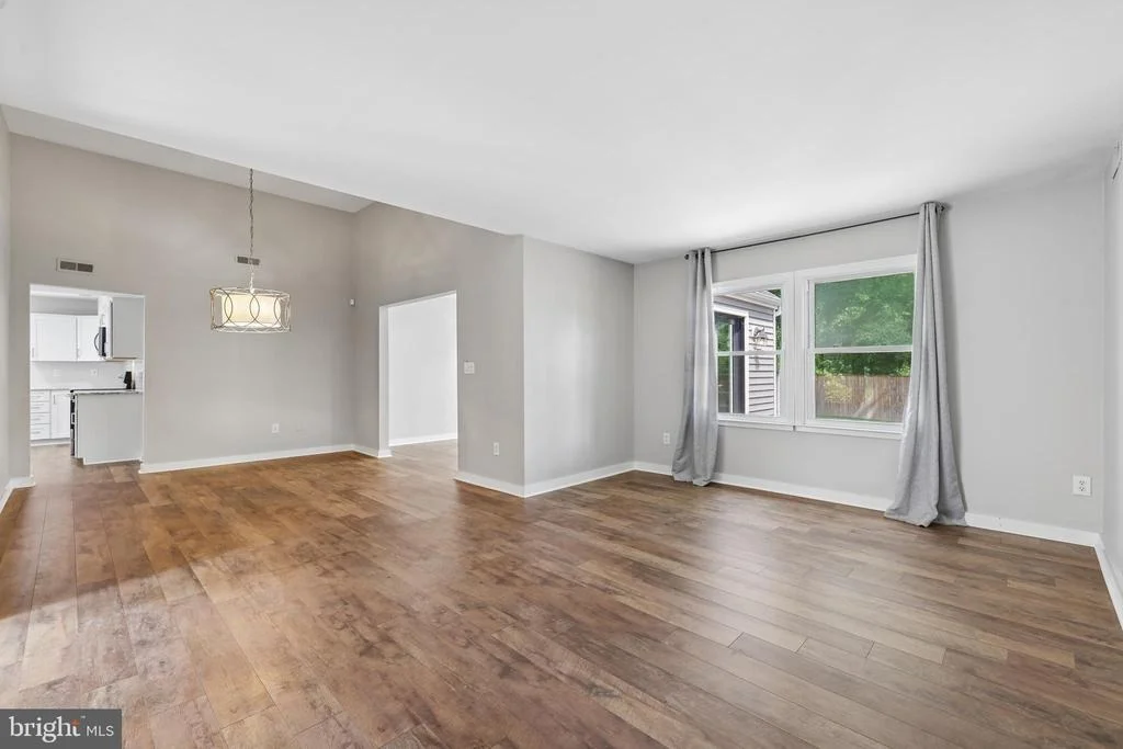 Photo of 1410 KNIGHTS BRIDGE TURN