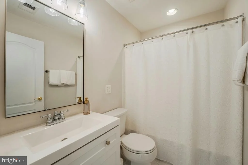 Photo of 17301 ROUNDMONT PLACE