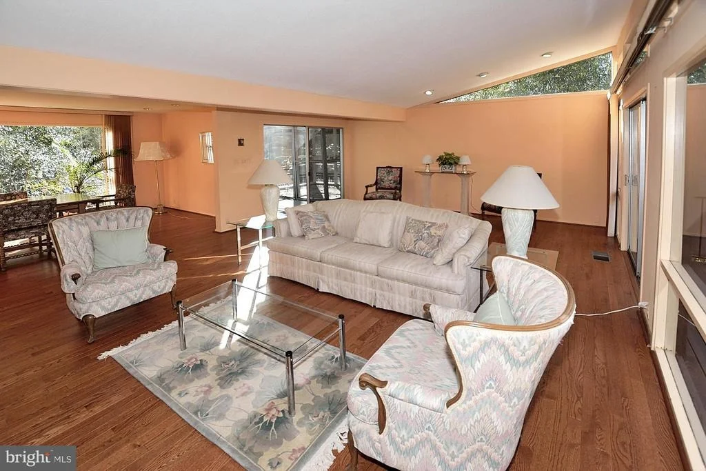 Photo of 4 BUTTONWOOD LANE