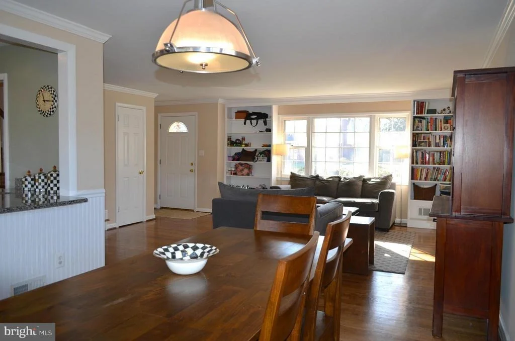 Photo of 1422 MAYFLOWER DRIVE