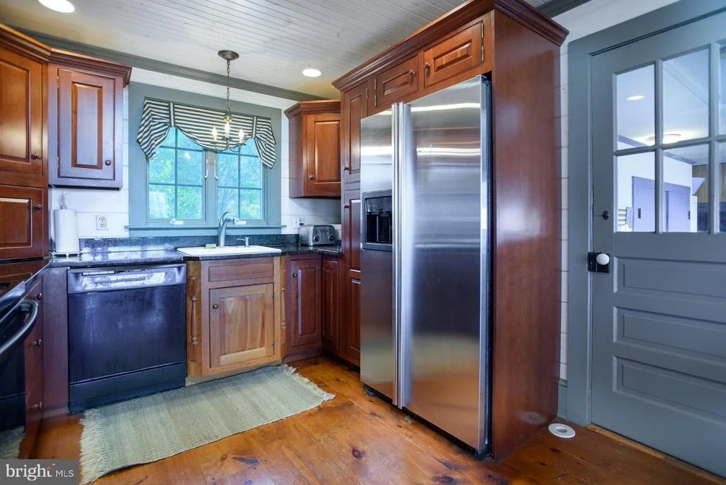 Photo of 1308 TOWN POINT ROAD