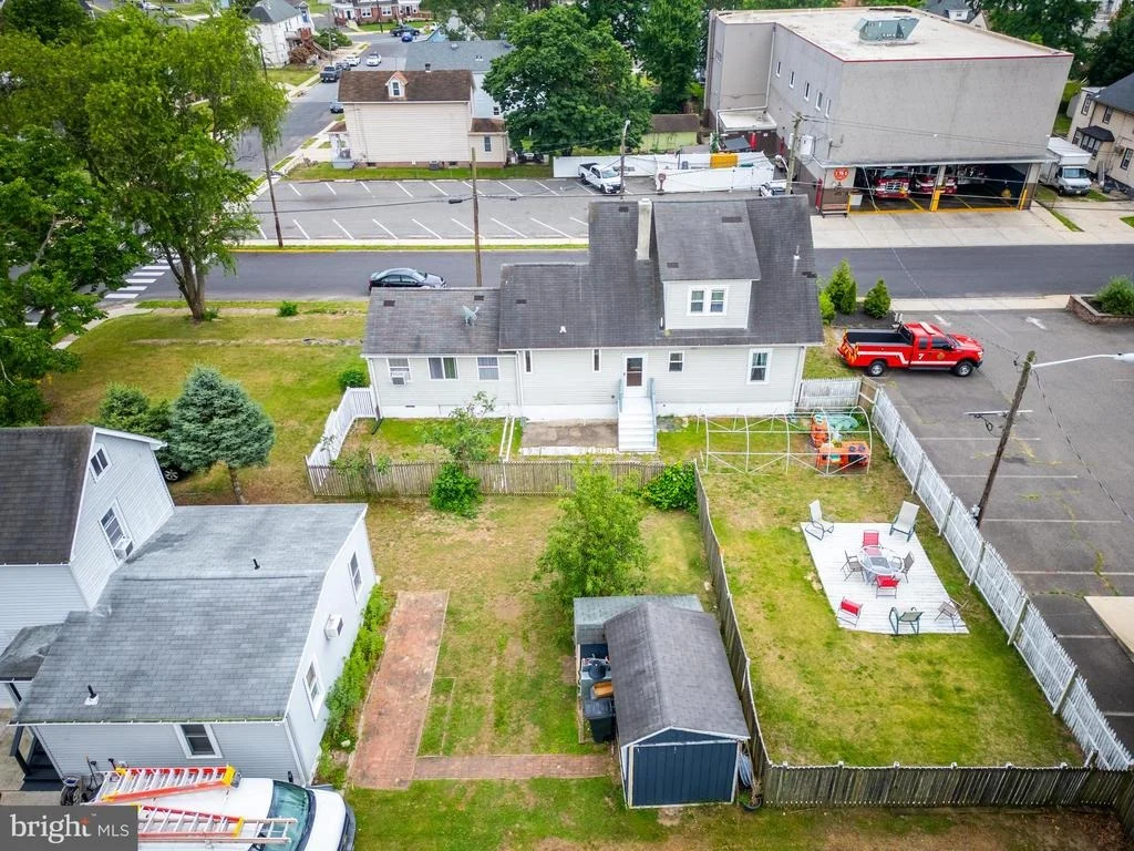 Photo of 39 E 2ND AVENUE