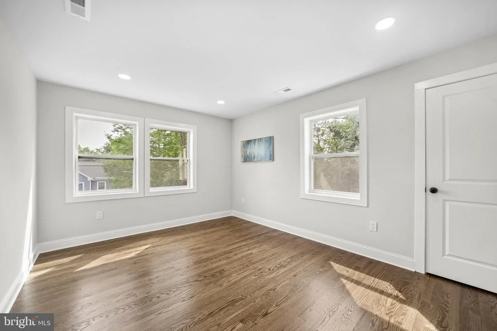 Photo of 9513 BILTMORE DRIVE